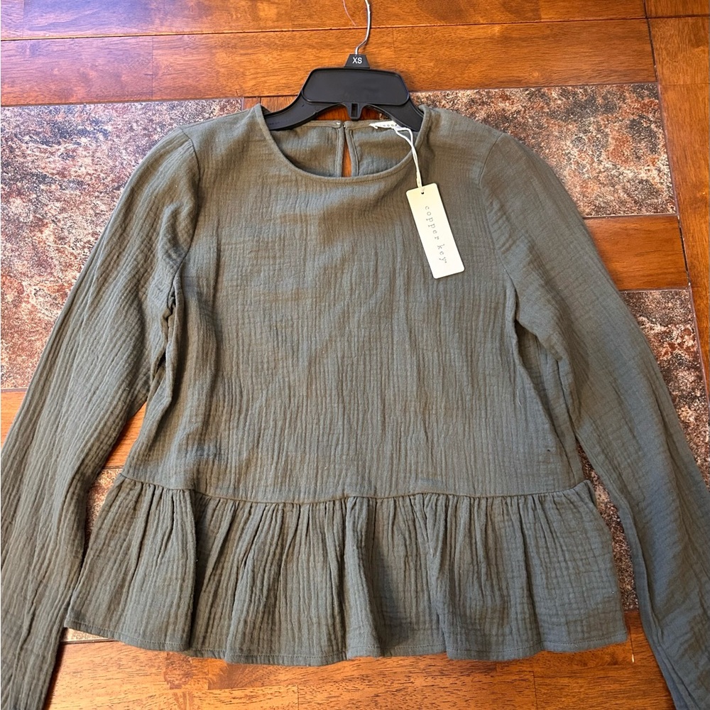 New with tags army green Copper Key blouse. Size XS never worn